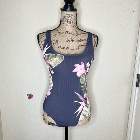 Kona Sol Other - NWOT Kona Sol Tropical Swimsuit